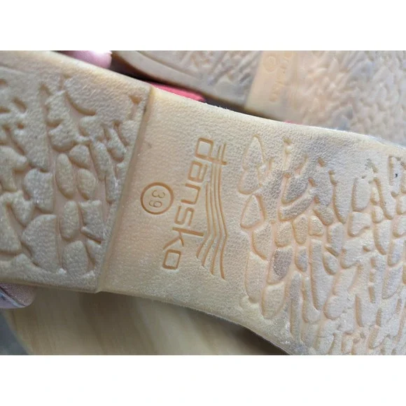 Dansko Red Leather Buckle Strap Wedge Sandals‎ Comfort Shoes Size 39 8.5 Selma - Picture 7 of 9